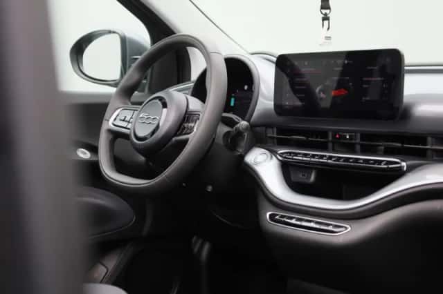 Fiat 500C (2022) thumbnail 33