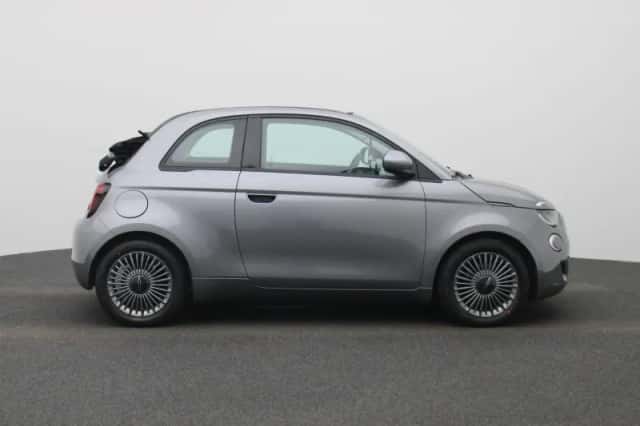 Fiat 500C (2022) thumbnail 6