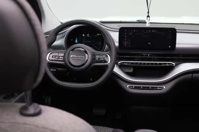 Fiat 500C (2022) thumbnail 7