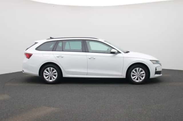 Škoda Octavia (2024) thumbnail 6