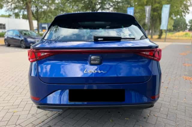 SEAT Leon (2021) thumbnail 3