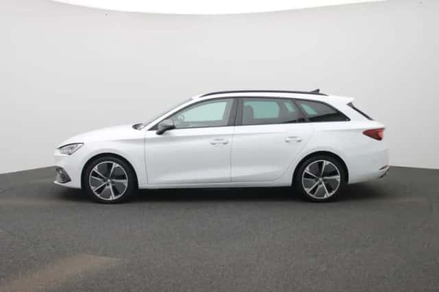 SEAT Leon (2021) thumbnail 4