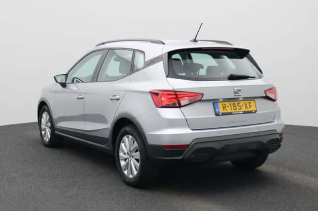 SEAT Arona (2022) thumbnail 2