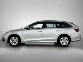 Škoda Octavia (2022) thumbnail 2