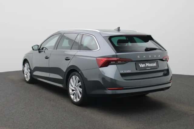 Škoda Octavia (2022) thumbnail 2
