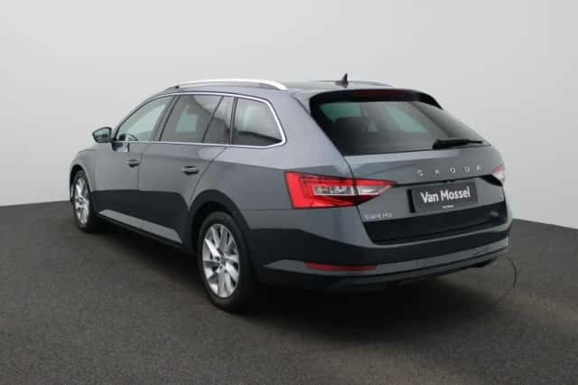 Škoda Superb (2020) thumbnail 2