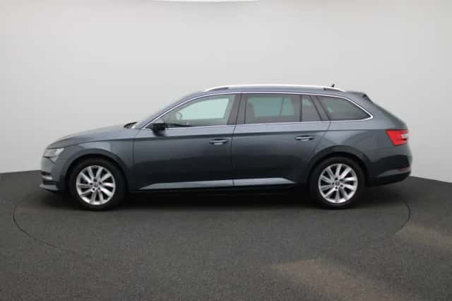 Škoda Superb (2020) thumbnail 4