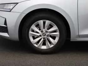 Škoda Octavia (2024) thumbnail 12