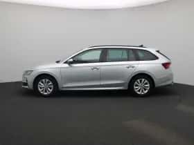 Škoda Octavia (2024) thumbnail 4