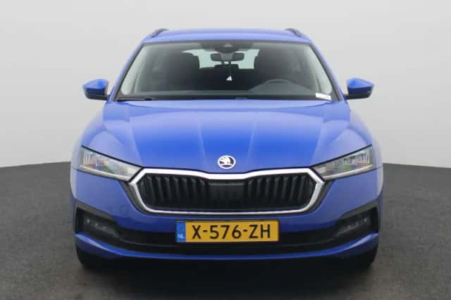 Škoda Octavia (2024) thumbnail 3