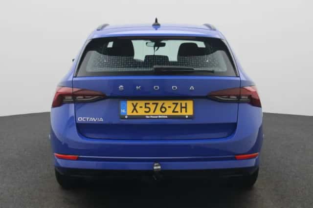 Škoda Octavia (2024) thumbnail 5