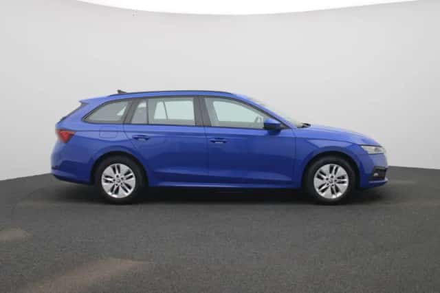 Škoda Octavia (2024) thumbnail 6