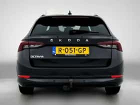 Škoda Octavia (2022) thumbnail 3