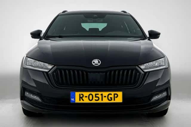 Škoda Octavia (2022) thumbnail 5
