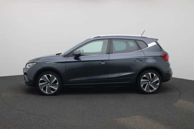 SEAT Arona (2022) thumbnail 4