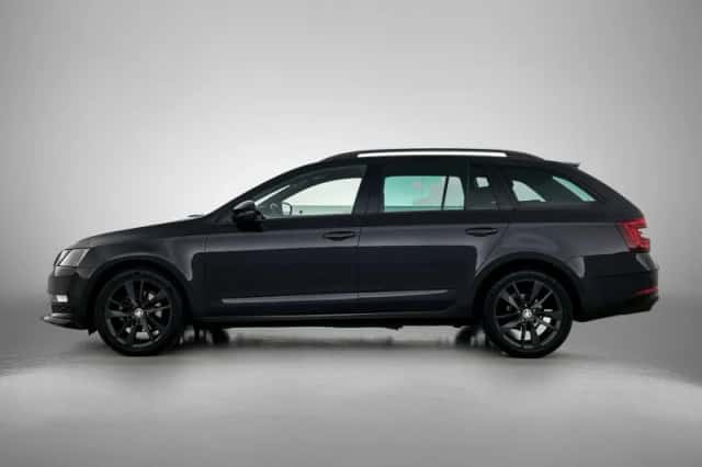 Škoda Octavia (2019) thumbnail 2