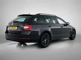 Škoda Octavia (2019) thumbnail 4