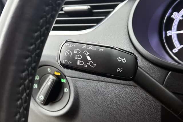Škoda Octavia (2019) thumbnail 6