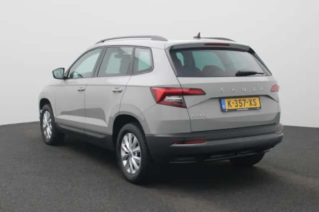 Škoda Karoq (2021) thumbnail 2