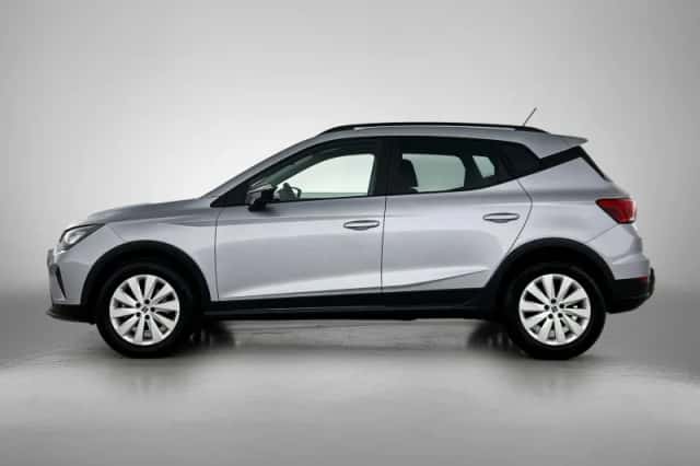 SEAT Arona (2023) thumbnail 2