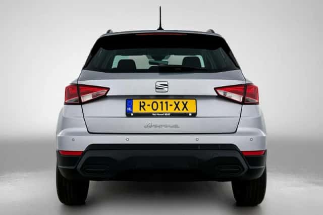 SEAT Arona (2023) thumbnail 3