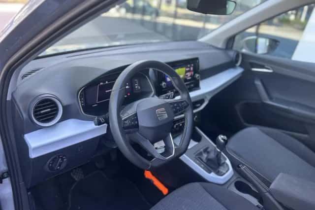 SEAT Arona (2023) thumbnail 4