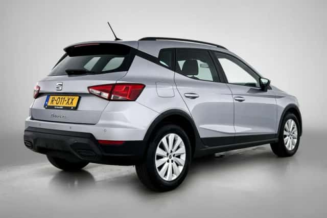 SEAT Arona (2023) thumbnail 4