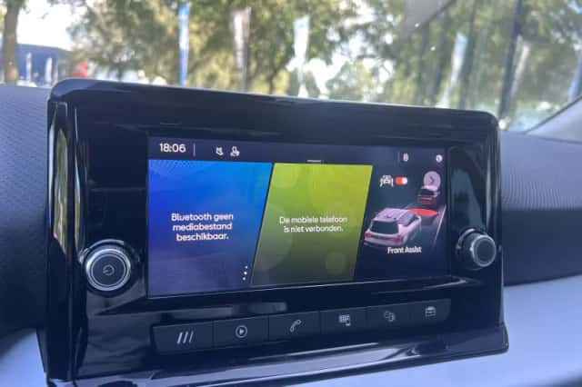 SEAT Arona (2023) thumbnail 6