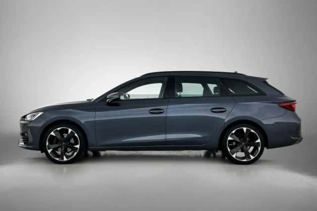 CUPRA Leon (2023) thumbnail 2