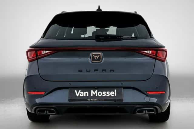CUPRA Leon (2023) thumbnail 3