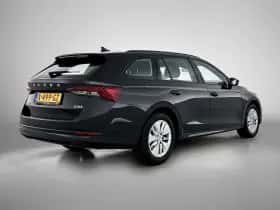 Škoda Octavia (2023) thumbnail 4