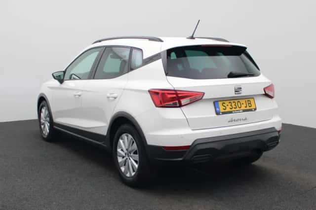 SEAT Arona (2023) thumbnail 2