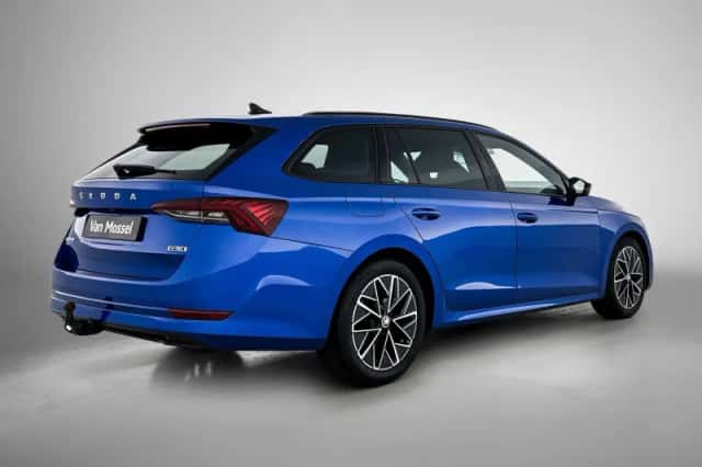 Škoda Octavia (2022) thumbnail 4