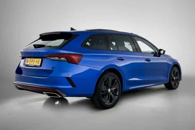 Škoda Octavia (2021) thumbnail 4
