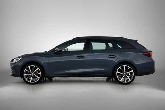 SEAT Leon (2022) thumbnail 2