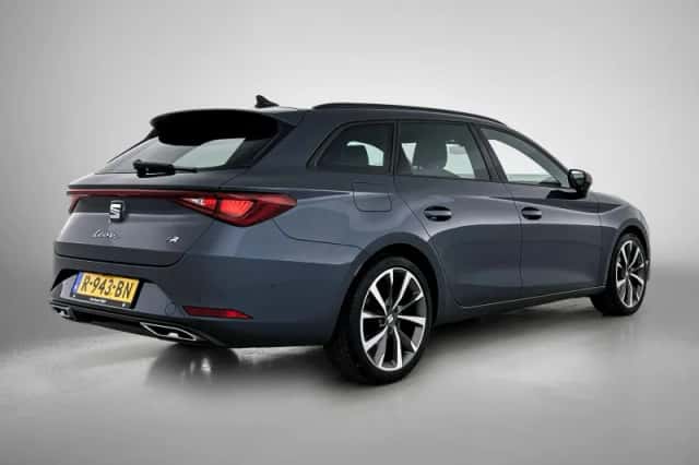 SEAT Leon (2022) thumbnail 4