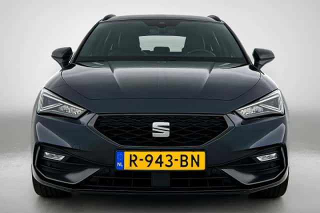 SEAT Leon (2022) thumbnail 5