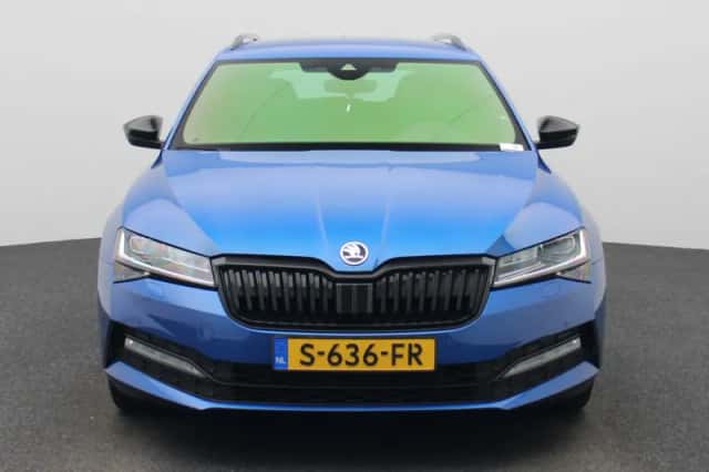 Škoda Superb (2023) thumbnail 3