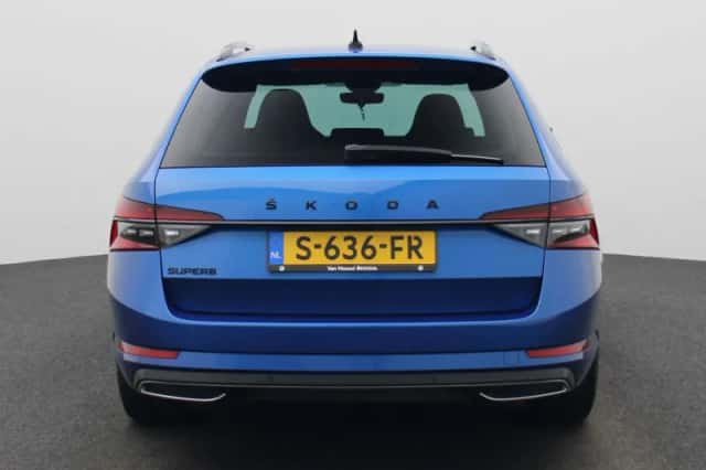 Škoda Superb (2023) thumbnail 5