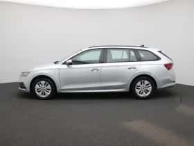 Škoda Octavia (2021) thumbnail 4