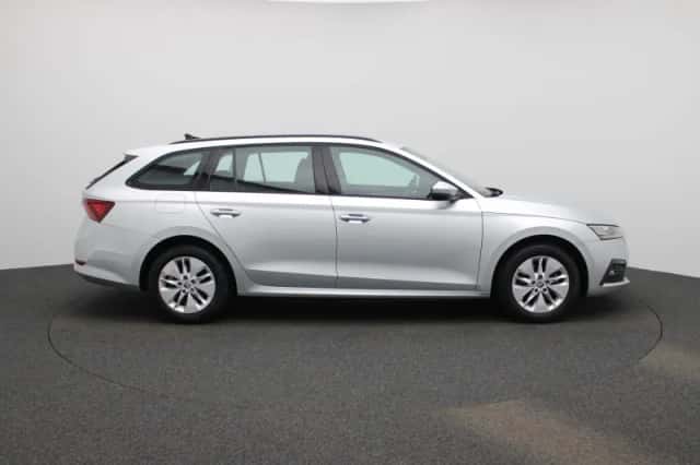Škoda Octavia (2021) thumbnail 6