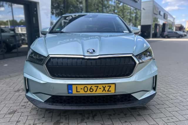 Škoda Enyaq (2021) thumbnail 2