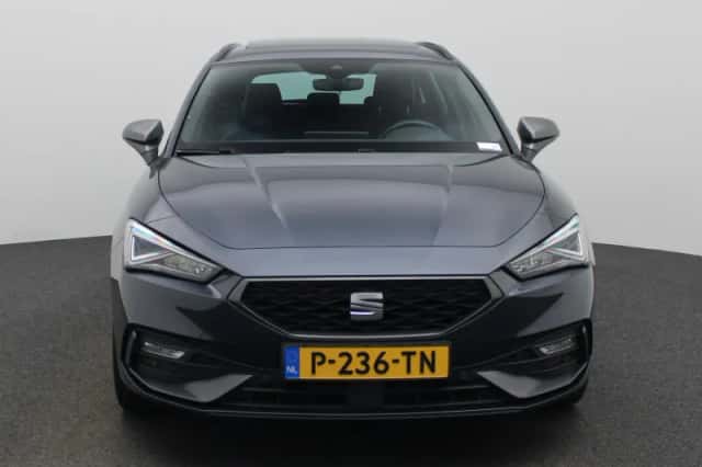 SEAT Leon (2022) thumbnail 3