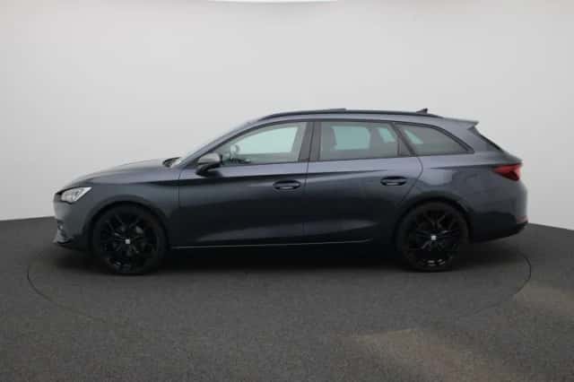 SEAT Leon (2022) thumbnail 4