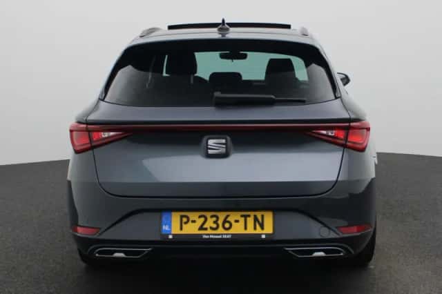 SEAT Leon (2022) thumbnail 5