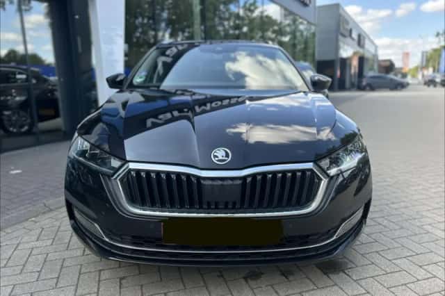 Škoda Octavia (2021) thumbnail 2