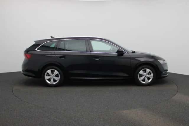 Škoda Octavia (2021) thumbnail 6