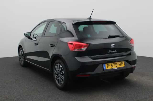 SEAT Ibiza (2022) thumbnail 2