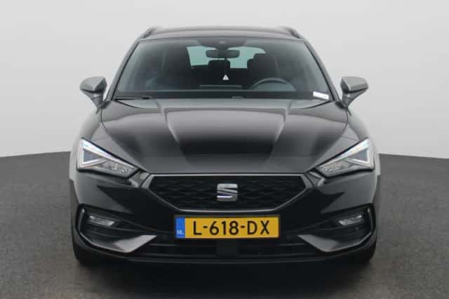SEAT Leon (2021) thumbnail 3