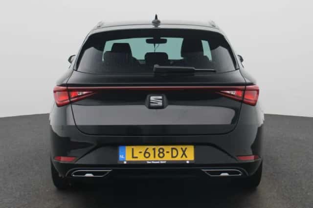 SEAT Leon (2021) thumbnail 5